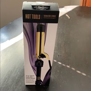 Hot Tools Curling Iron.